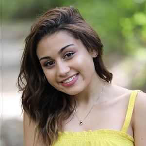 Meet your Posher, Maya